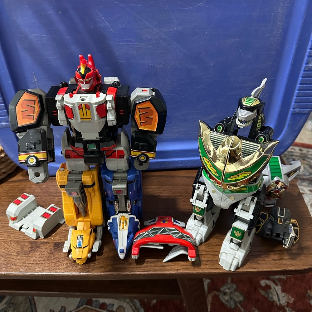 Dynamic Transforming Robot and Vehicle Set - White, Green, and Red